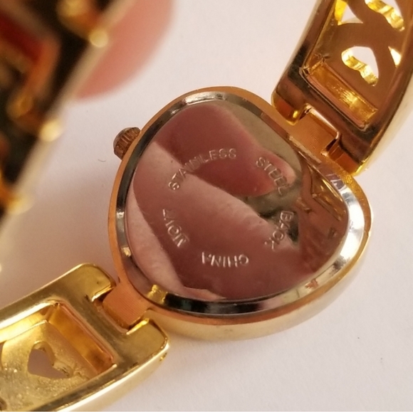 Heart watch gold tone ladies wristwatch - Picture 6 of 8